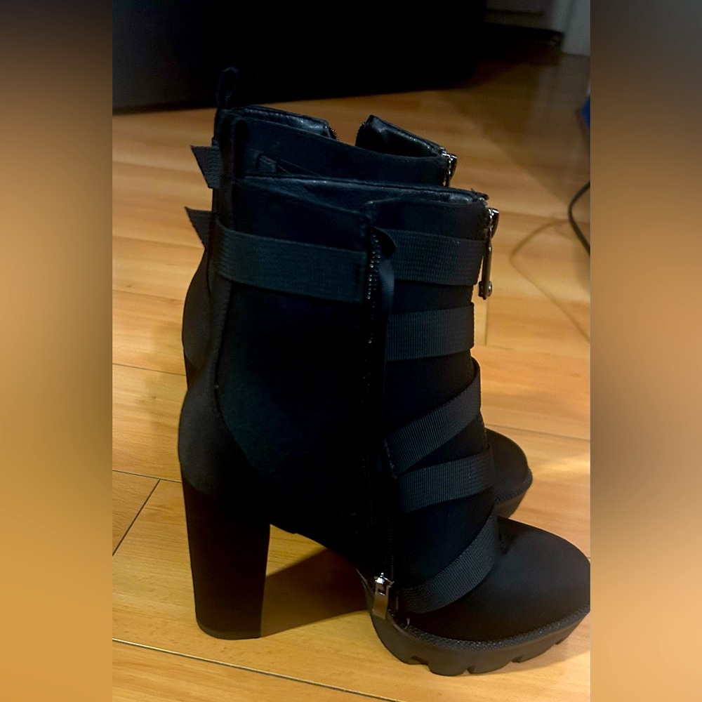 Black Platform round toe high heel zipper strap boots